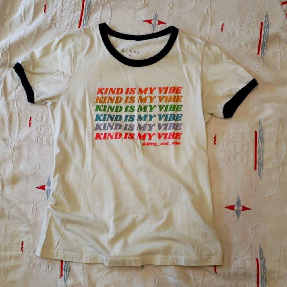 kitty XL Tee shirt pullover top off white